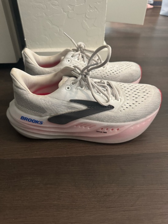 Brooks Shoes - Brooks Women's White and Pink Running Shoes with Gray Logo
